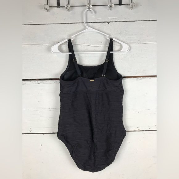 Lands' End Swim Lands End Textured One Piece Swimsuit Poshmark